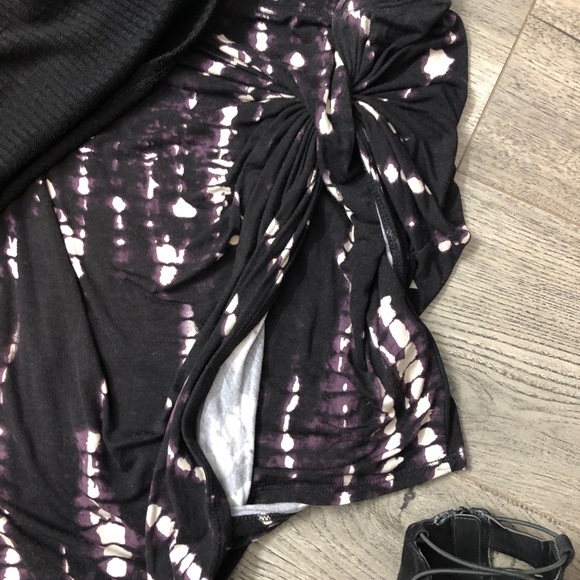 Asymmetrical Skirt - Picture 7 of 8